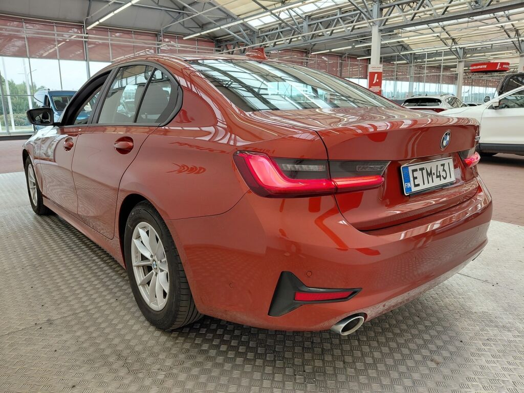 BMW 320 2021 Oranssi