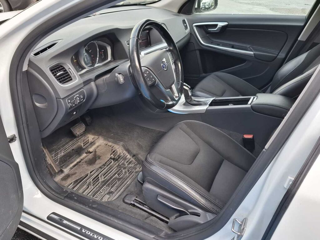 Volvo V60 2017 Valkoinen