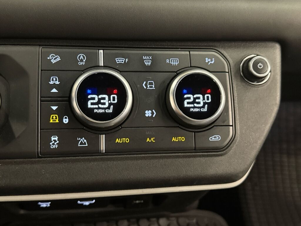 Land Rover Defender 2021 Harmaa