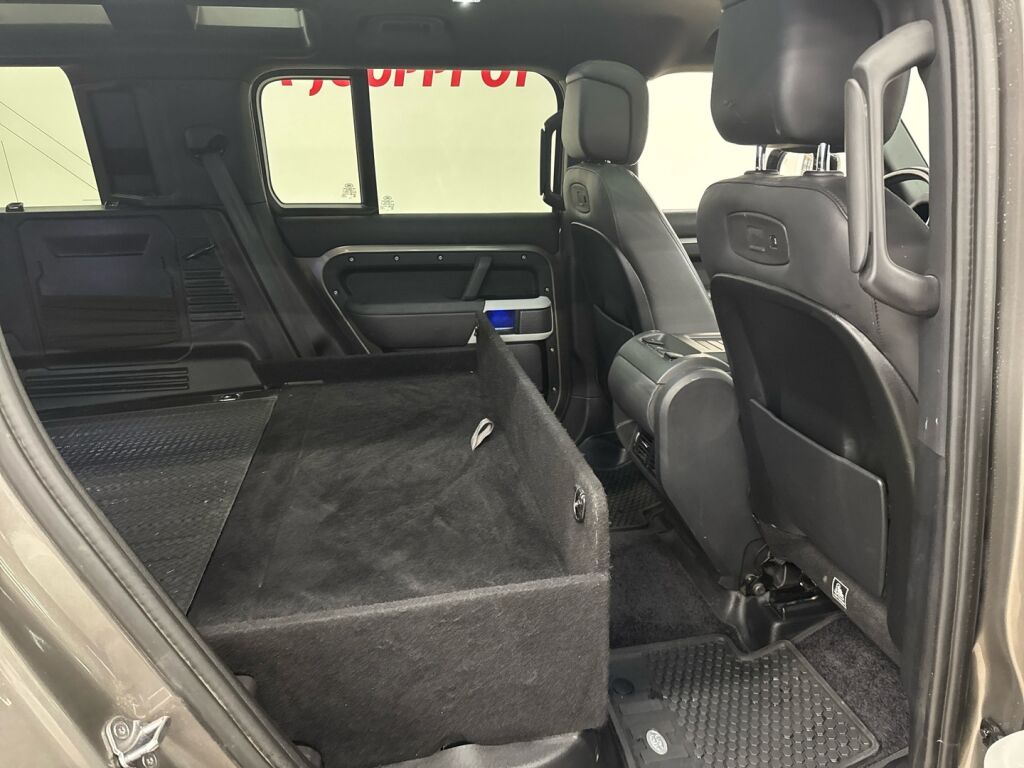 Land Rover Defender 2021 Harmaa