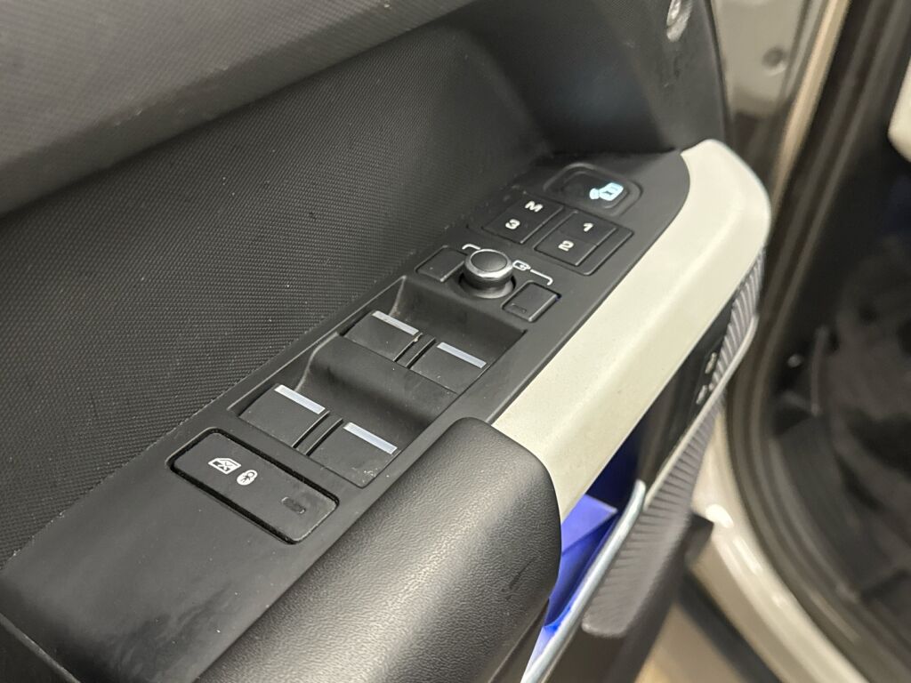 Land Rover Defender 2021 Harmaa