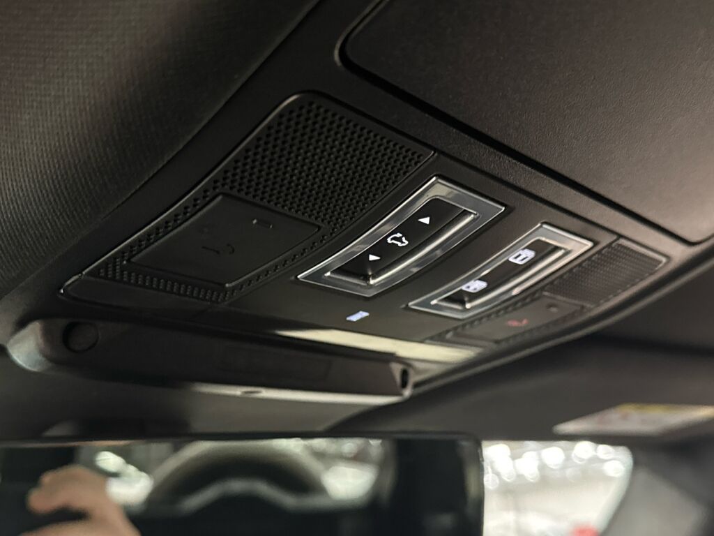 Land Rover Defender 2021 Harmaa