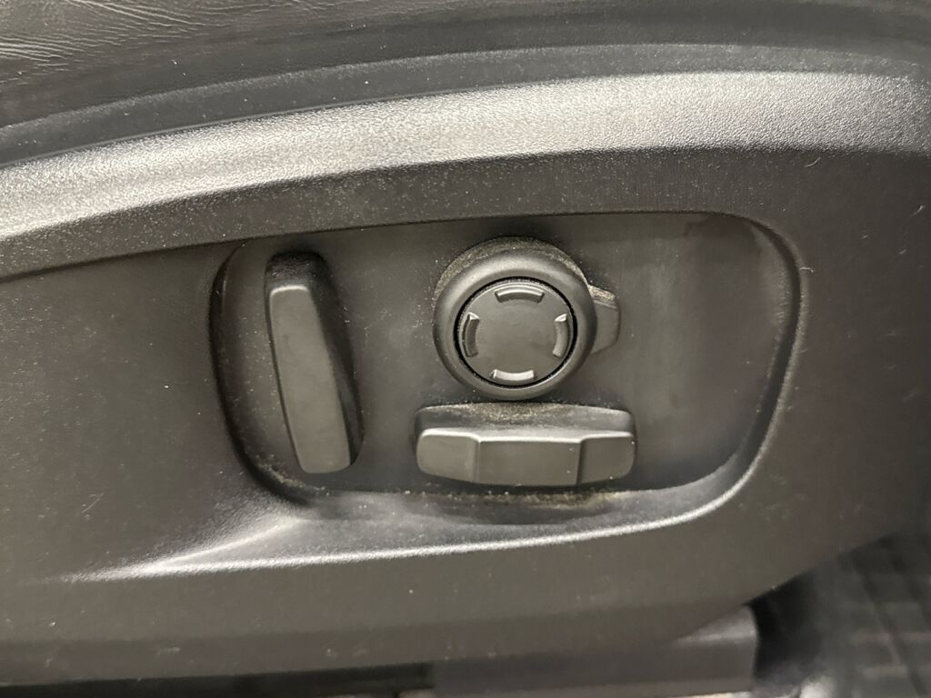 Land Rover Defender 2021 Harmaa