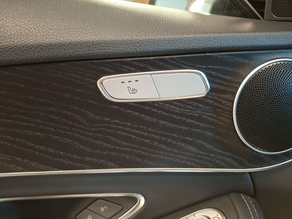 Mercedes-Benz C 2020 Musta