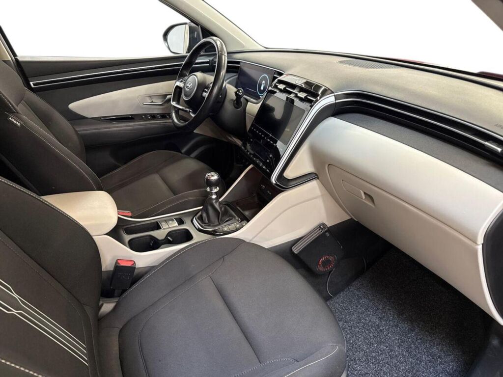 Hyundai Tucson 2021 Punainen