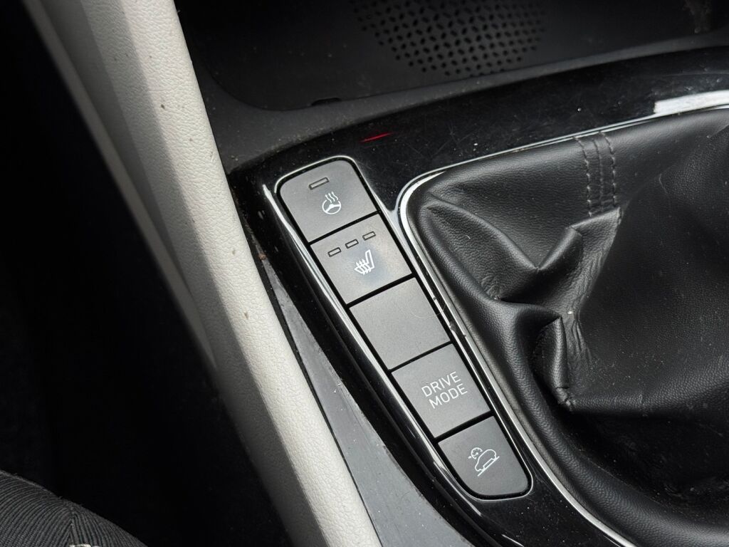 Hyundai Tucson 2021 Punainen