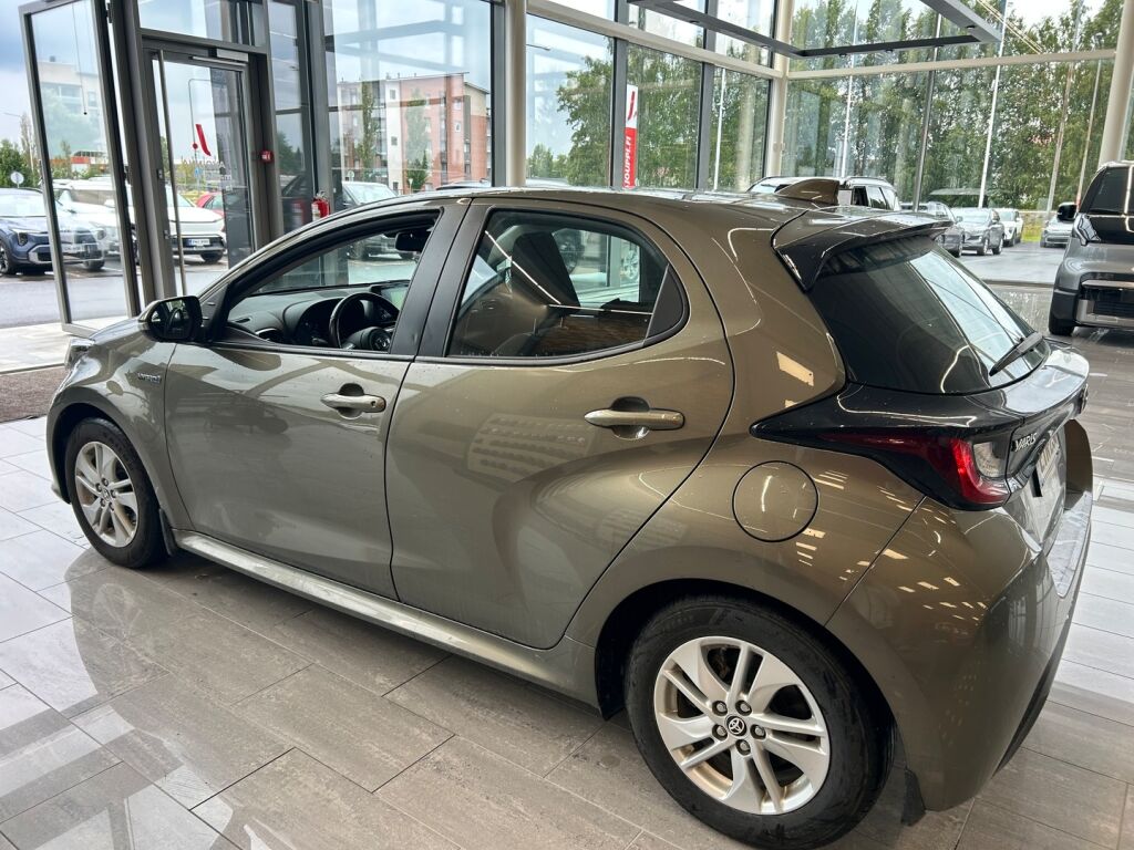 Toyota Yaris 2021 Ruskea (beige)