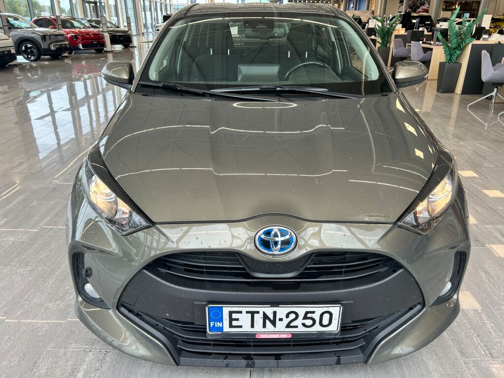 Toyota Yaris 2021 Ruskea (beige)