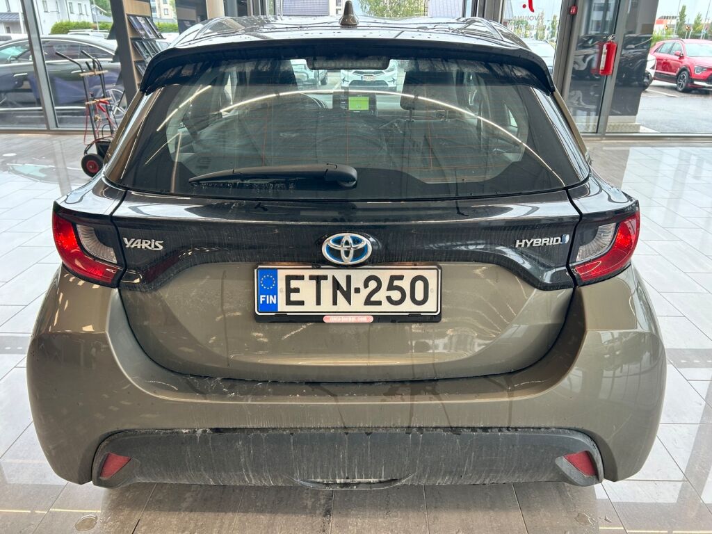 Toyota Yaris 2021 Ruskea (beige)