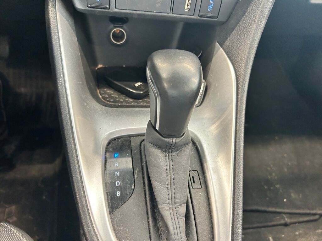 Toyota Yaris 2021 Ruskea (beige)