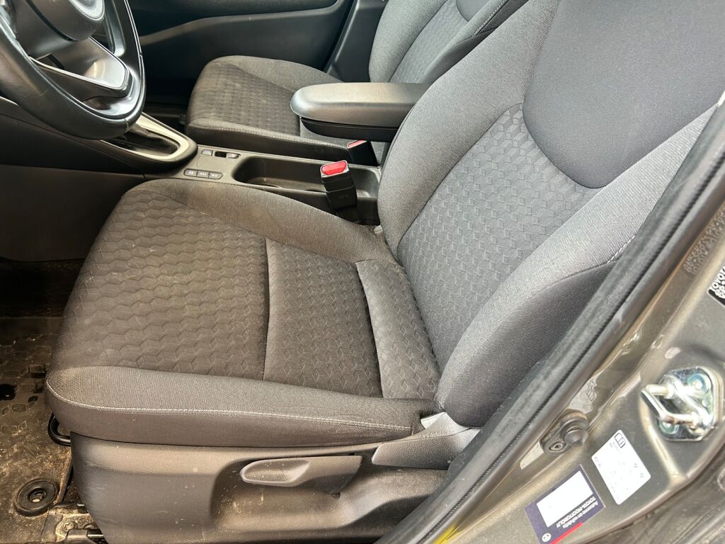 Toyota Yaris 2021 Ruskea (beige)
