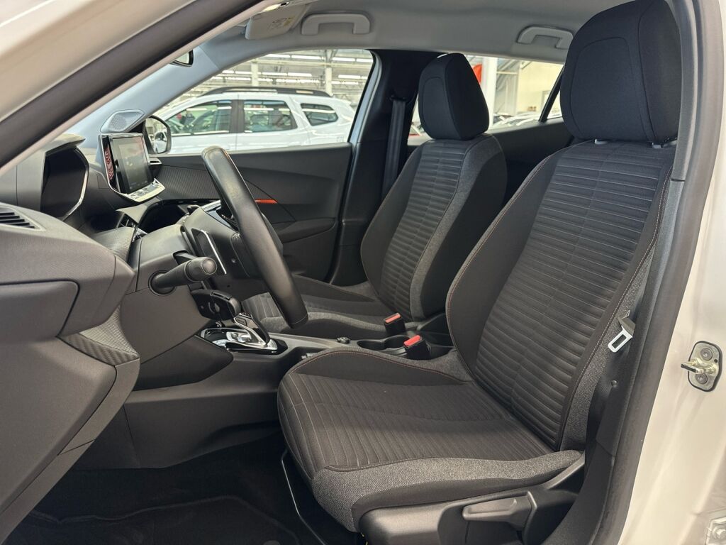 Peugeot 2008 2021 Valkoinen