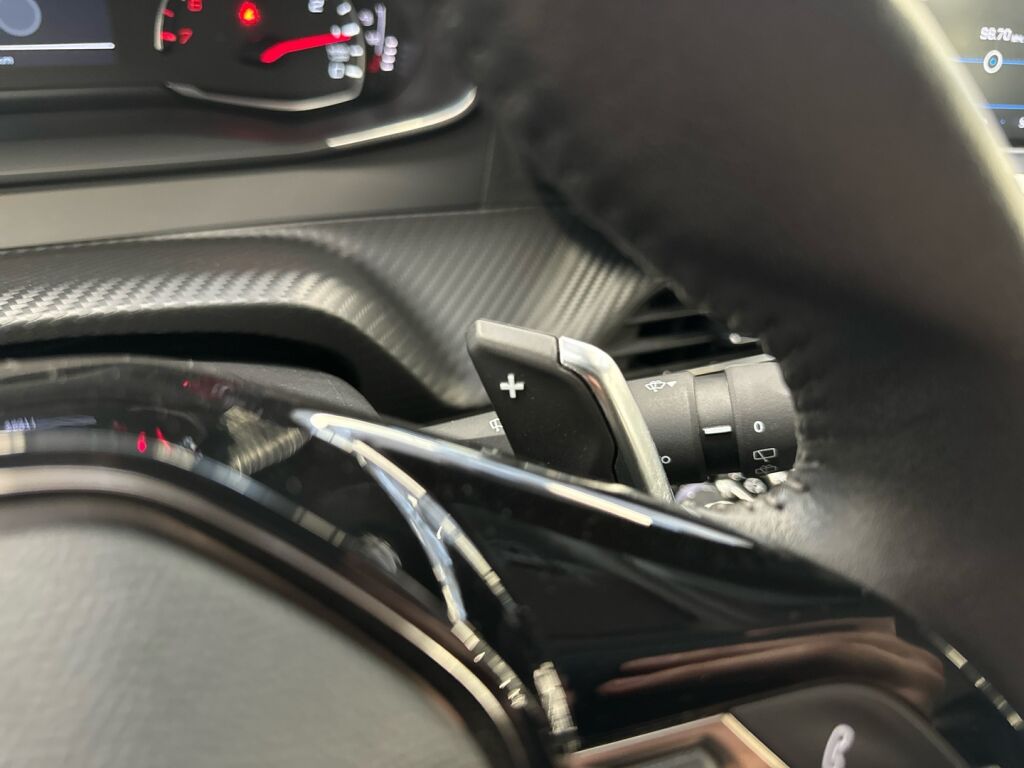 Peugeot 2008 2021 Valkoinen