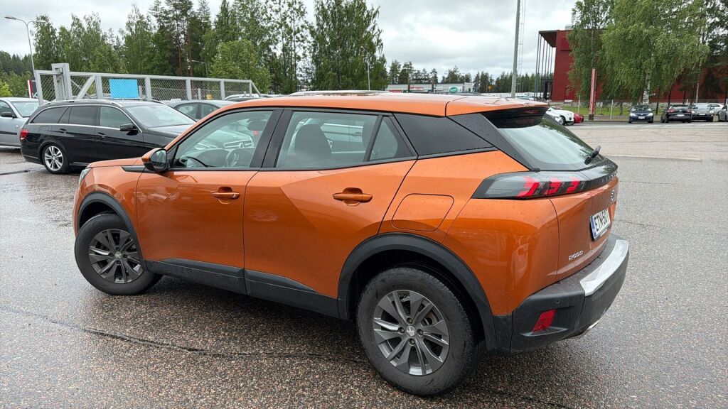 Peugeot 2008 2021 Oranssi