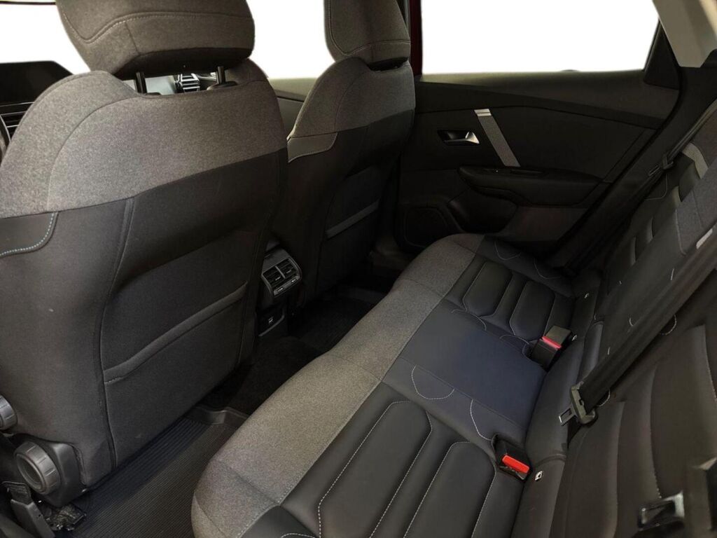 Citroen C4 2021 Punainen