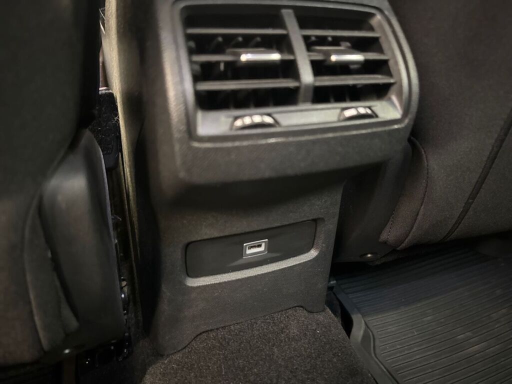 Citroen C4 2021 Punainen