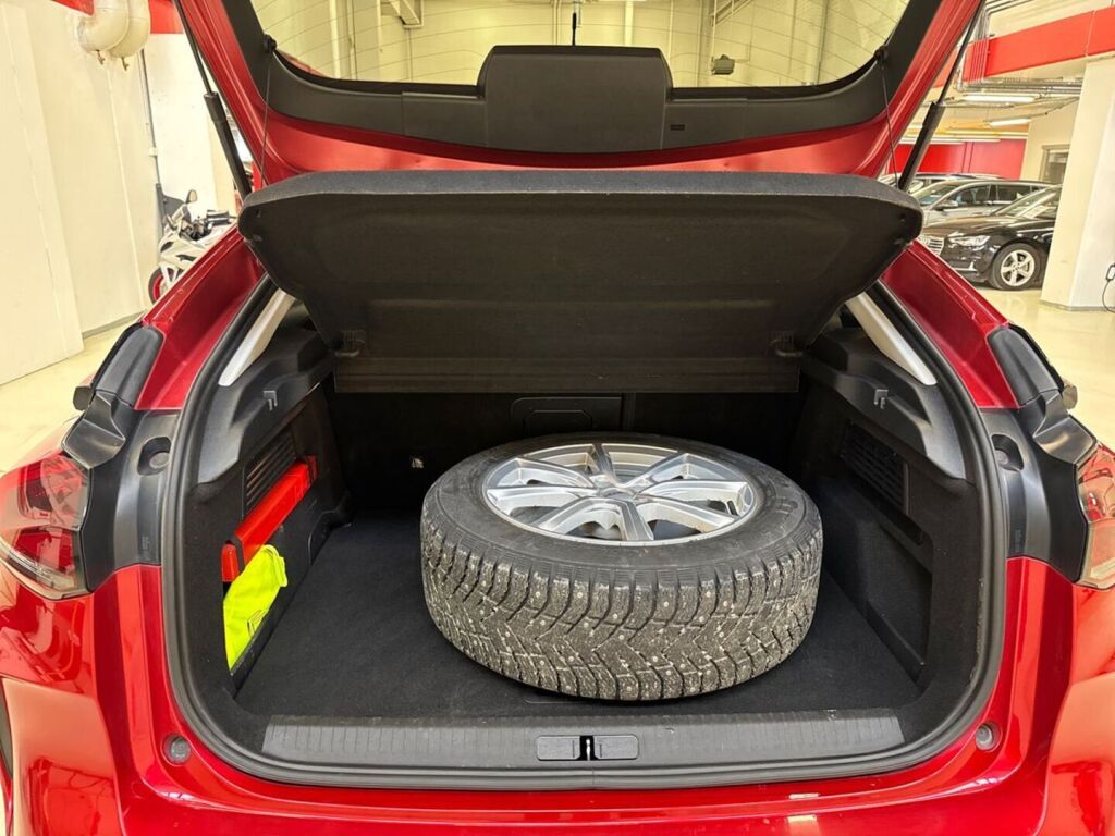 Citroen C4 2021 Punainen