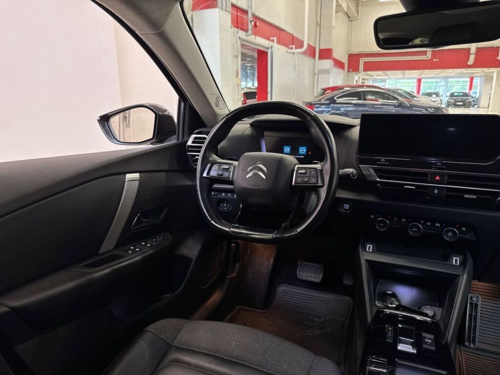 Citroen C4 2021 Punainen
