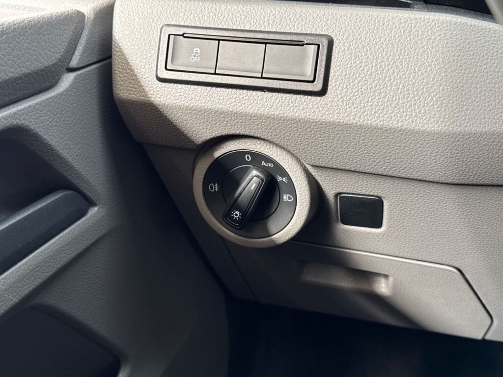 Volkswagen Transporter 2021 Valkoinen