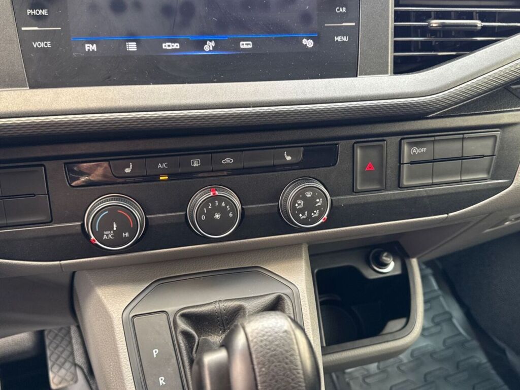 Volkswagen Transporter 2021 Valkoinen