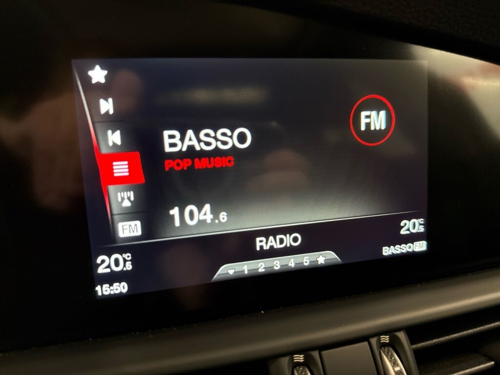 Alfa Romeo Giulia 2018 Musta