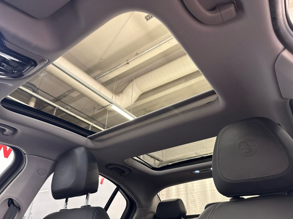 Alfa Romeo Giulia 2018 Musta