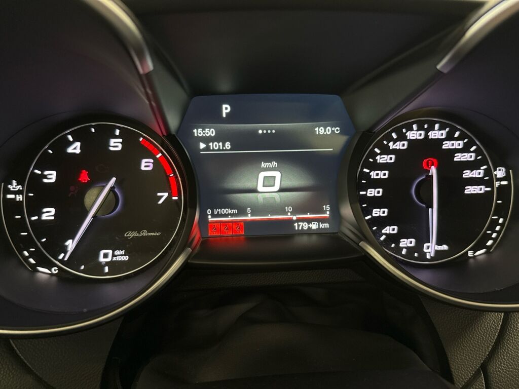 Alfa Romeo Giulia 2018 Musta