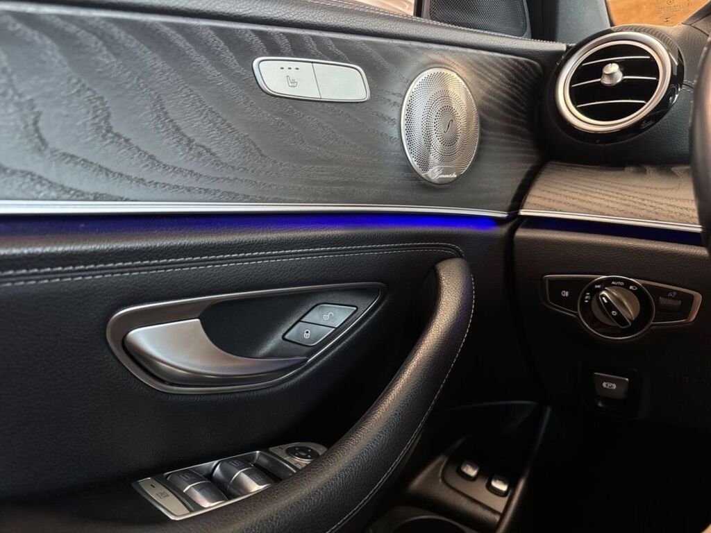 Mercedes-Benz E 2022 Valkoinen