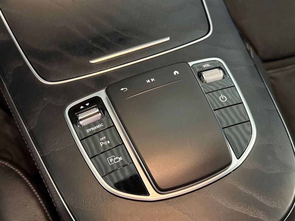 Mercedes-Benz E 2022 Valkoinen