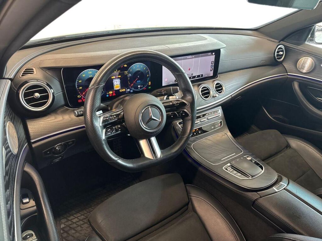 Mercedes-Benz E 2022 Valkoinen