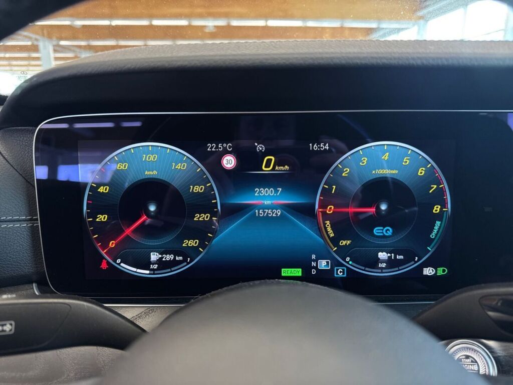 Mercedes-Benz E 2022 Valkoinen