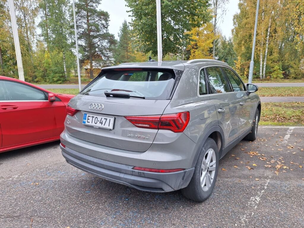 Audi Q3 2021 Harmaa