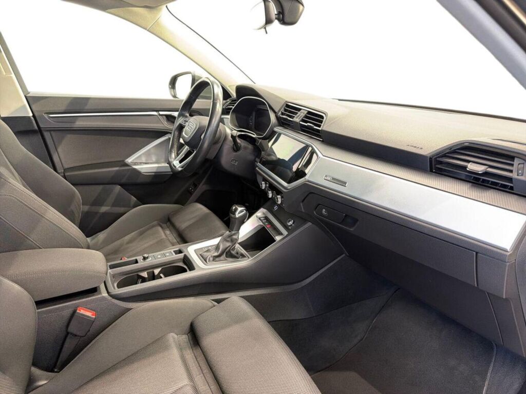 Audi Q3 2021 Harmaa