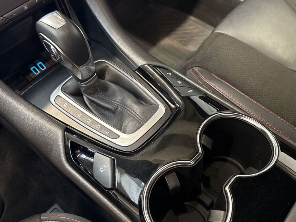 Ford Mondeo 2021 Sininen