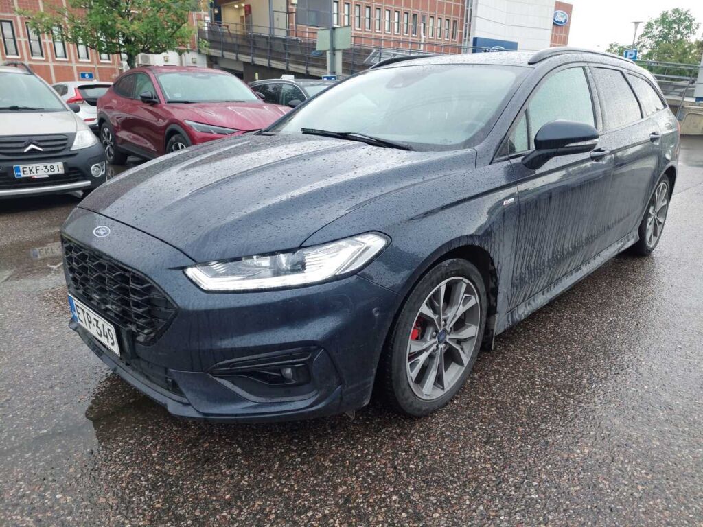 Ford Mondeo 2021 Sininen