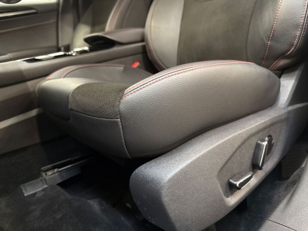 Ford Mondeo 2021 Sininen