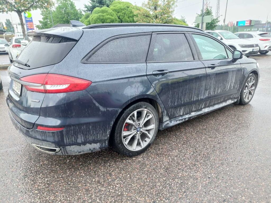 Ford Mondeo 2021 Sininen