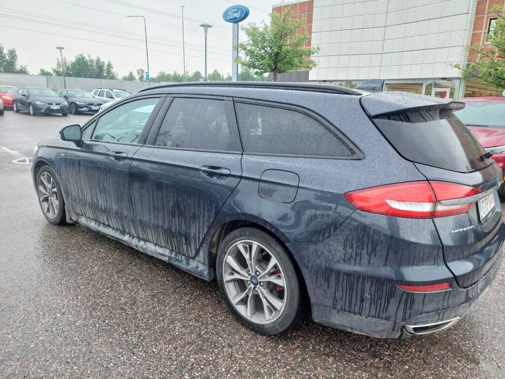 Ford Mondeo 2021 Sininen