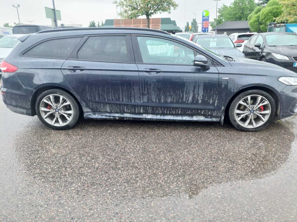 Ford Mondeo 2021 Sininen