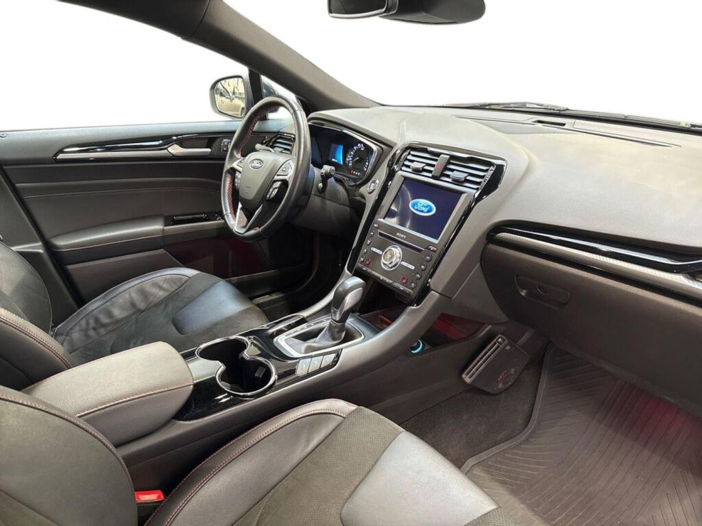 Ford Mondeo 2021 Sininen