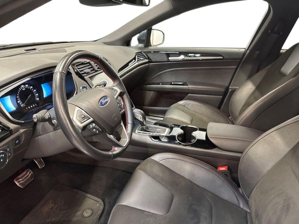 Ford Mondeo 2021 Sininen