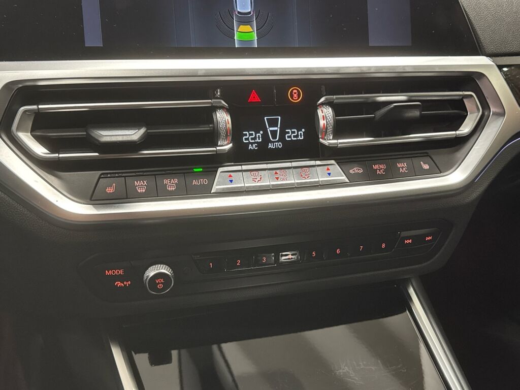 BMW 318 2021 Valkoinen