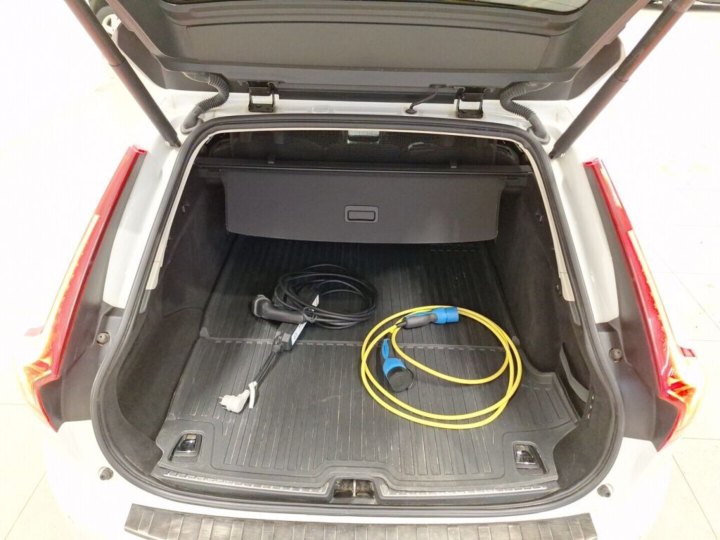 Volvo V90 2018 Valkoinen