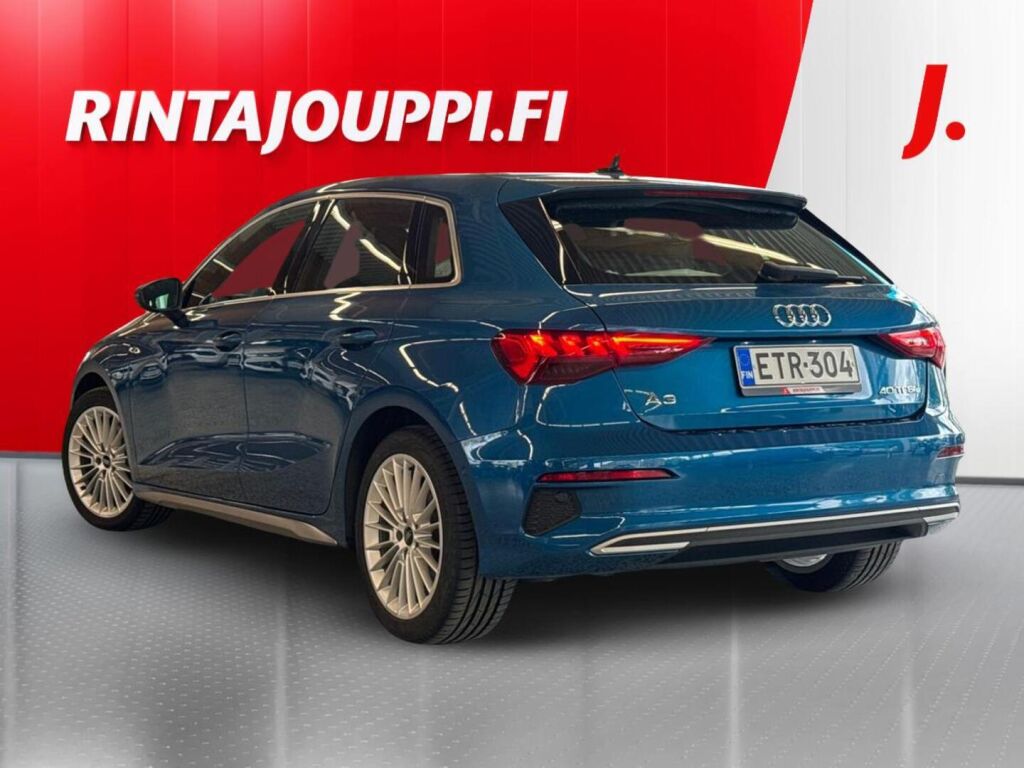 Audi A3 2022 Sininen