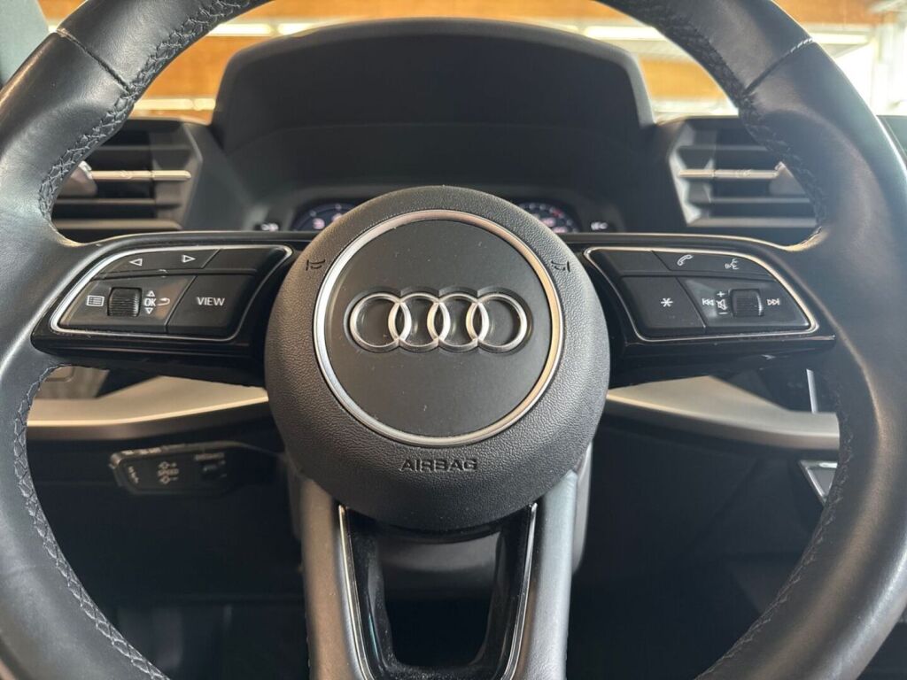 Audi A3 2022 Sininen