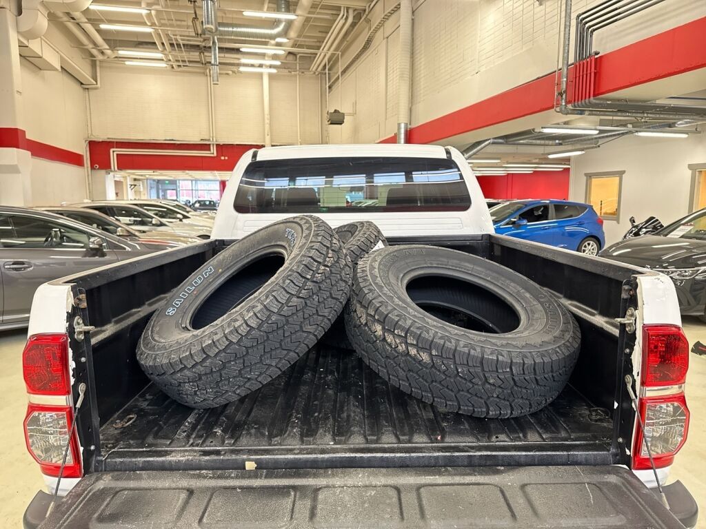 Toyota Hilux 2011 Valkoinen