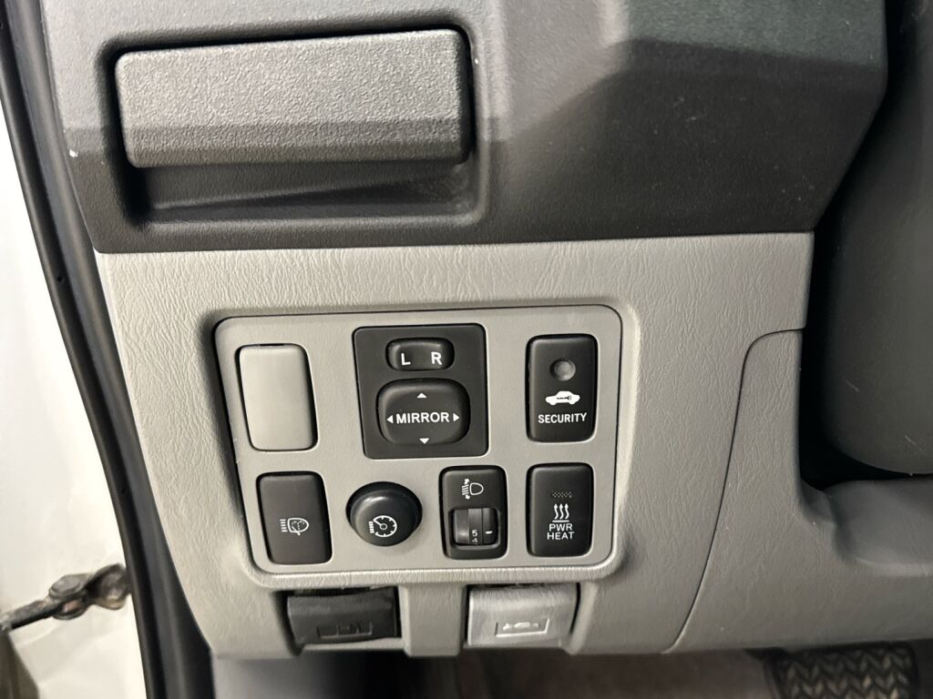 Toyota Hilux 2011 Valkoinen