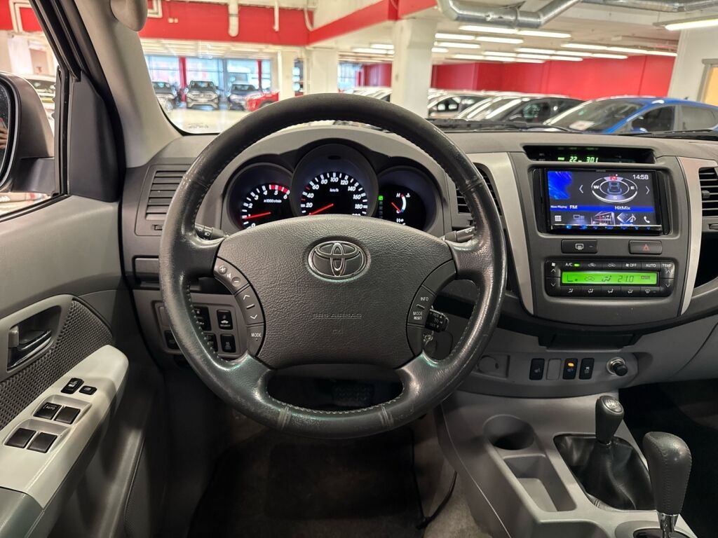 Toyota Hilux 2011 Valkoinen