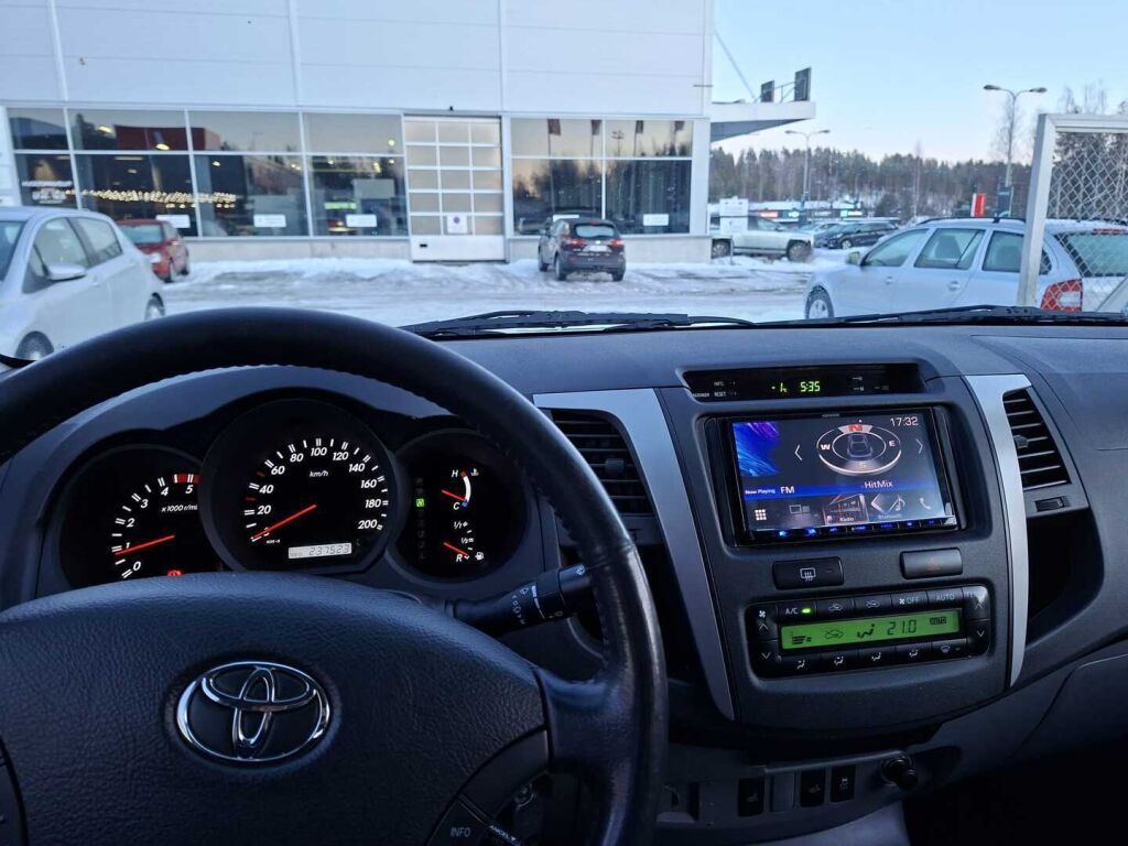 Toyota Hilux 2011 Valkoinen