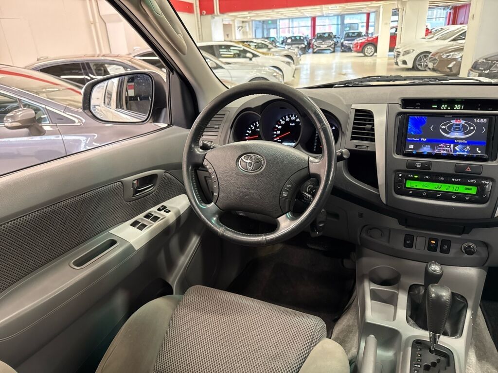 Toyota Hilux 2011 Valkoinen